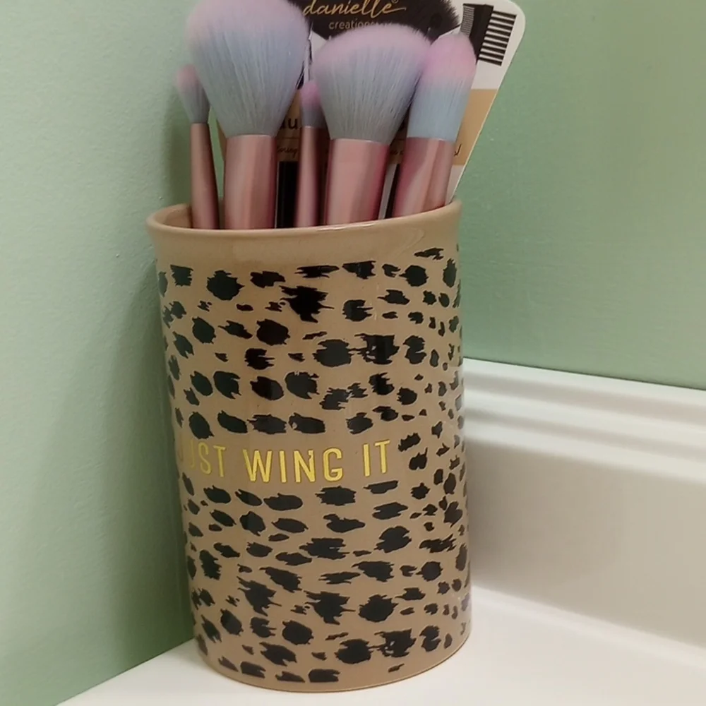 New Ceramic Beauty Tool Holder